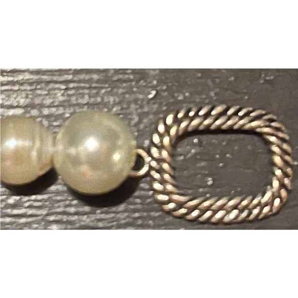 Natural Keisha 18” fresh water pearl stick necklace. Toggle clasp in pewter. - Picture 4 of 4